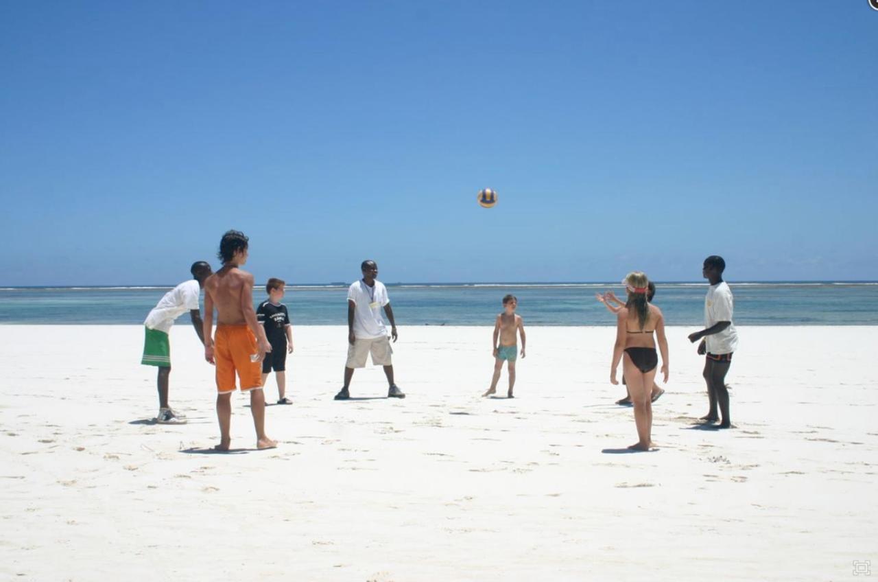 Tradewinds Lodge Diani Beach Buitenkant foto